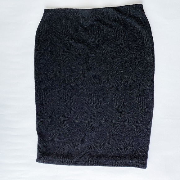 Suzy Shier Dresses & Skirts - NWT Black Stretch Sparkly Curve Loving Skirt